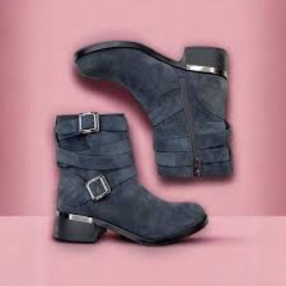 Vince Camuto VC-Webey Gray Suede Leather Ankle Booties...Size 6.5 - Picture 3 of 13